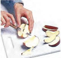 Как нарезать яблоко