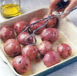 Как сбрызнуть картофель маслом