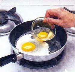 Как зажарить яйцо