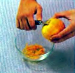 Шаг 7. Удаление цедры с апельсина